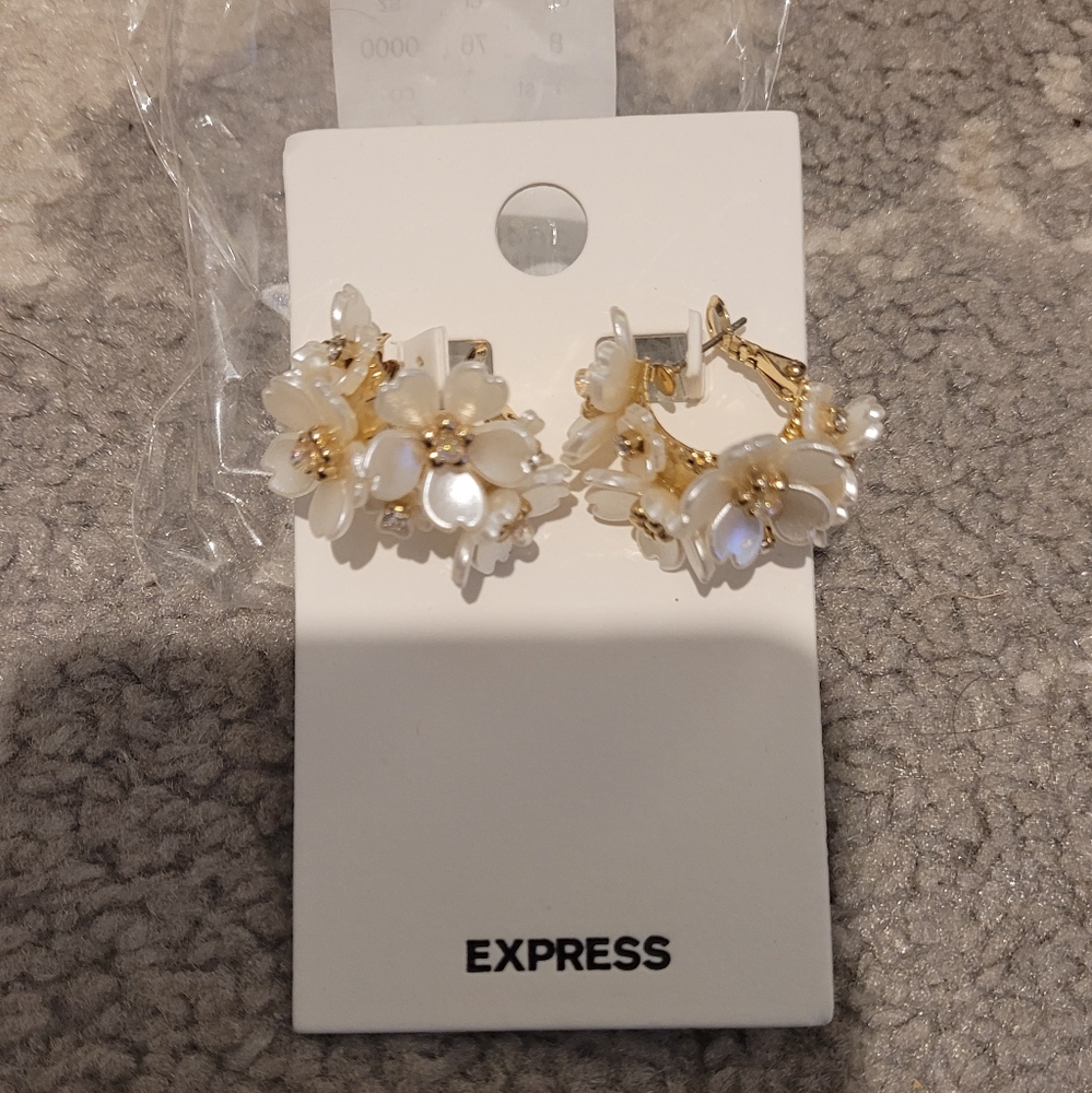 Express floral mother of pearl earrings gold Bridal Ivory